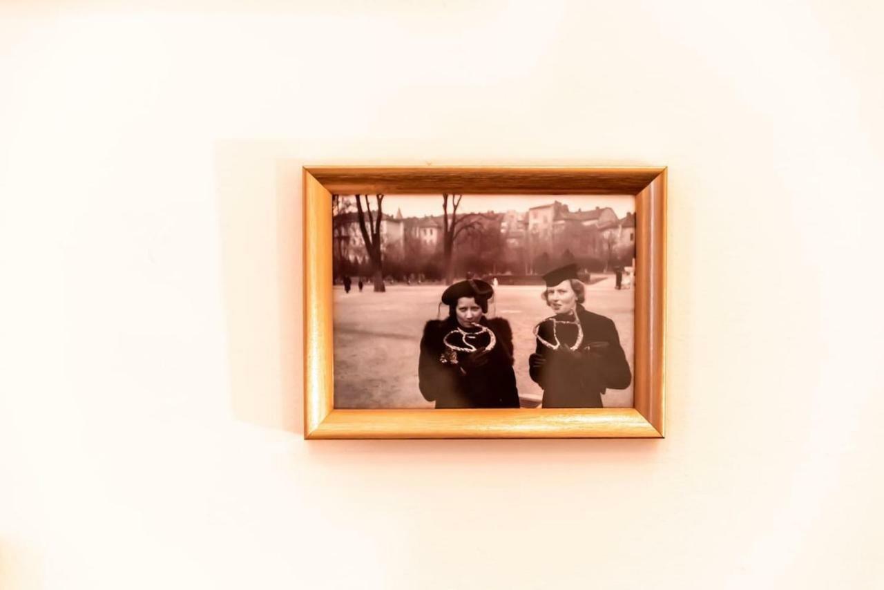 Artlovers' flat - Kazinczy street Boedapest Buitenkant foto