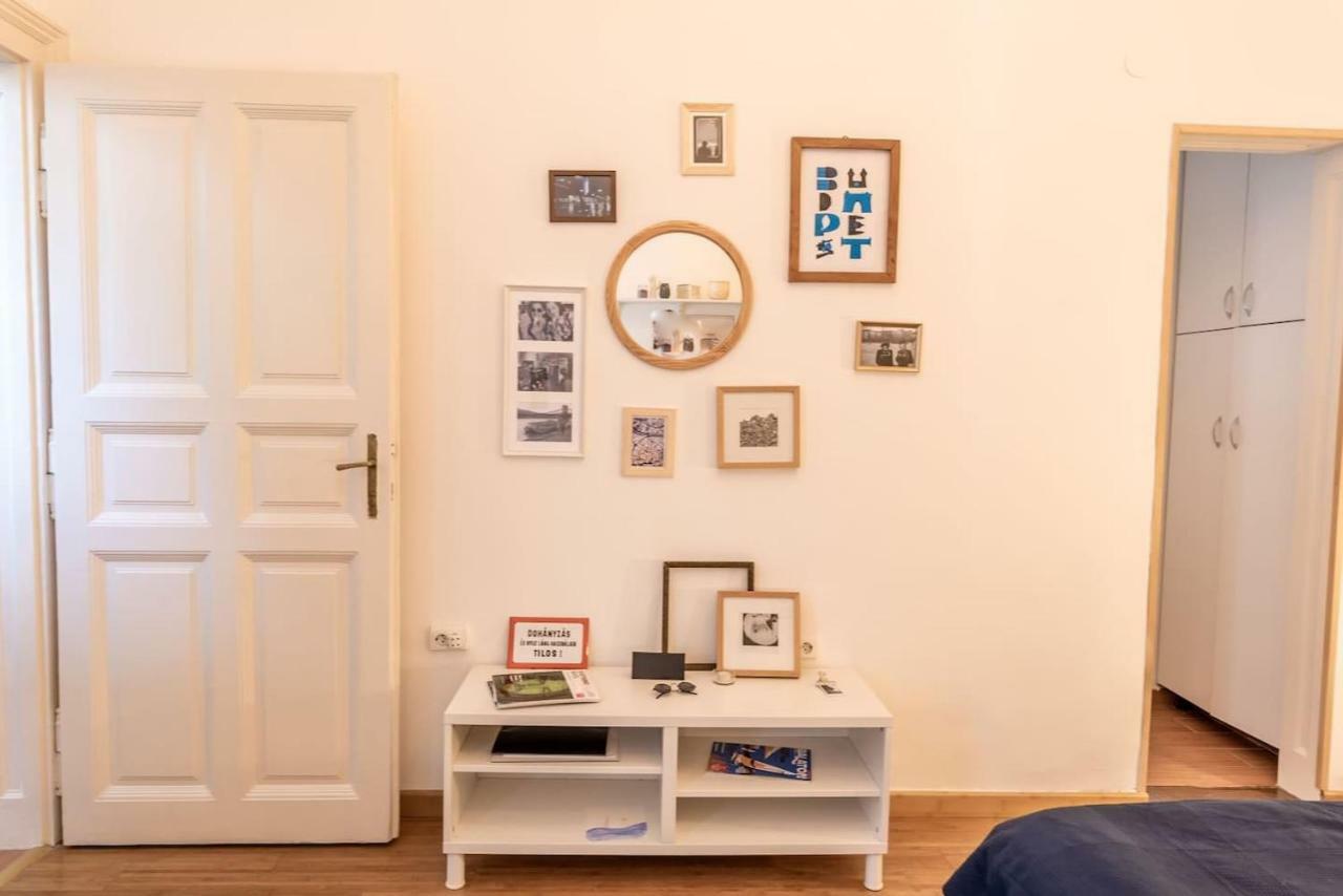 Artlovers' flat - Kazinczy street Boedapest Buitenkant foto